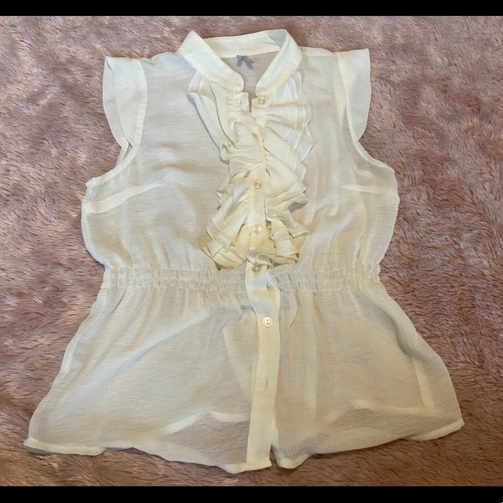🚨 2/$10🚨 Off White/Cream Color Top